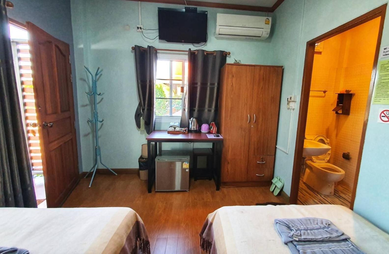 Ruen Thai Ban Rim Nam Kamphaeng Phet Dış mekan fotoğraf