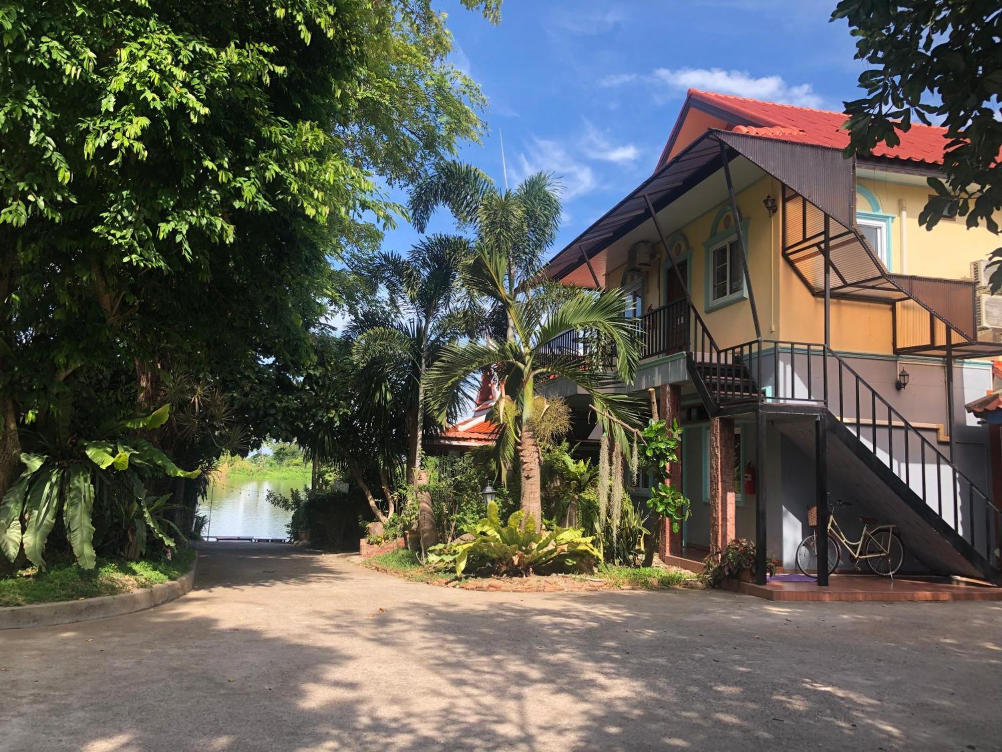 Ruen Thai Ban Rim Nam Kamphaeng Phet Dış mekan fotoğraf