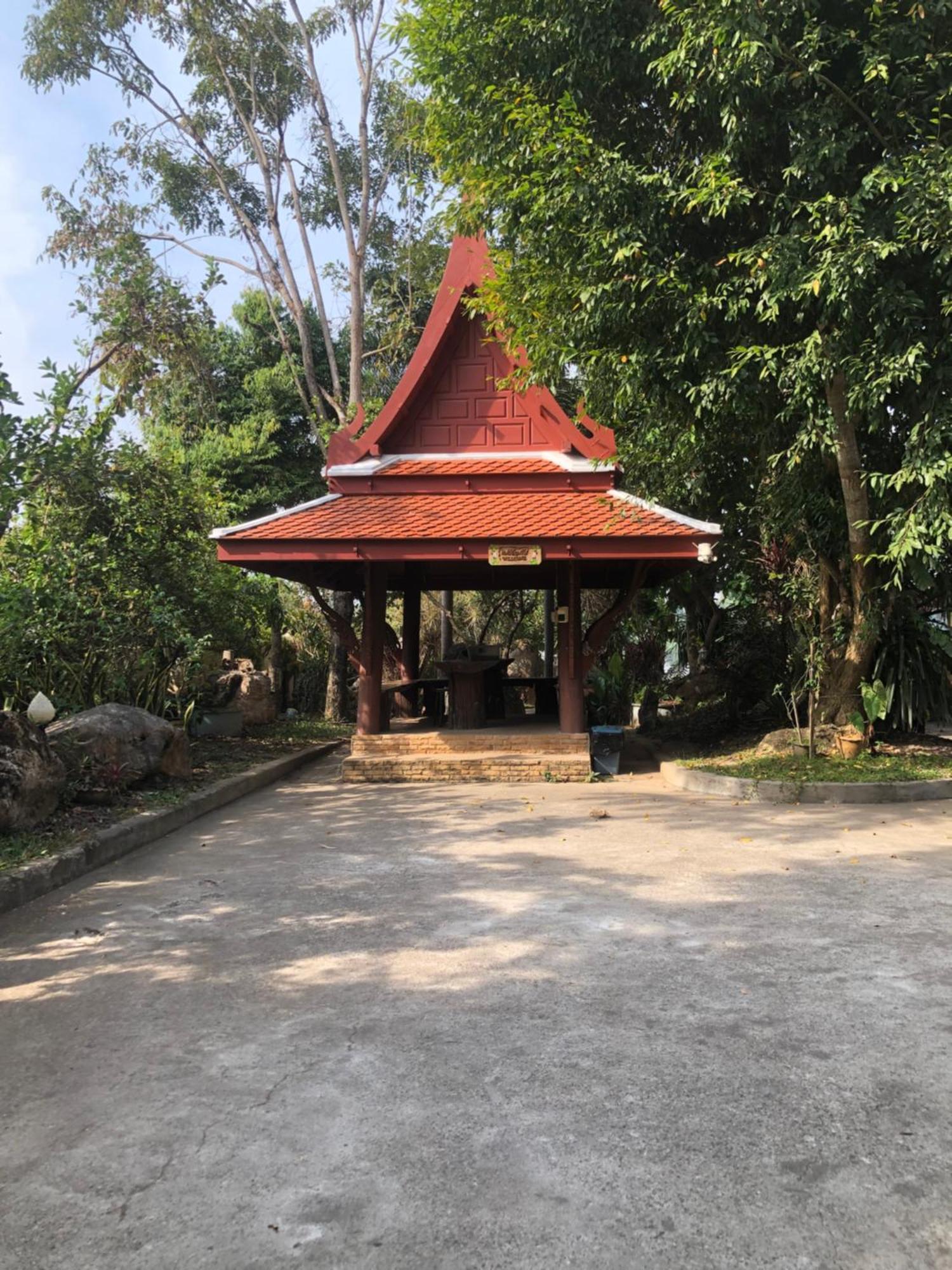 Ruen Thai Ban Rim Nam Kamphaeng Phet Dış mekan fotoğraf