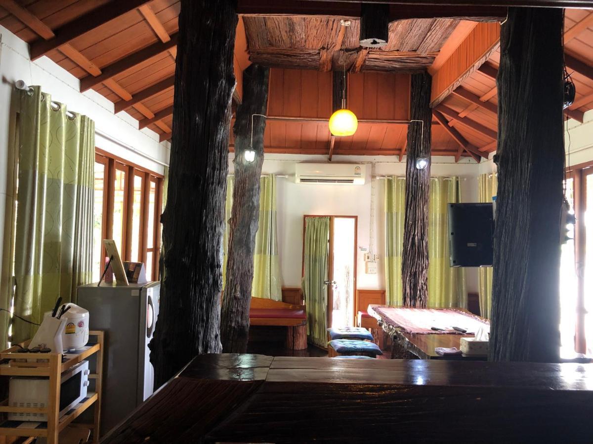 Ruen Thai Ban Rim Nam Kamphaeng Phet Dış mekan fotoğraf